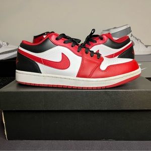 Jordan 1 Low Chicago
